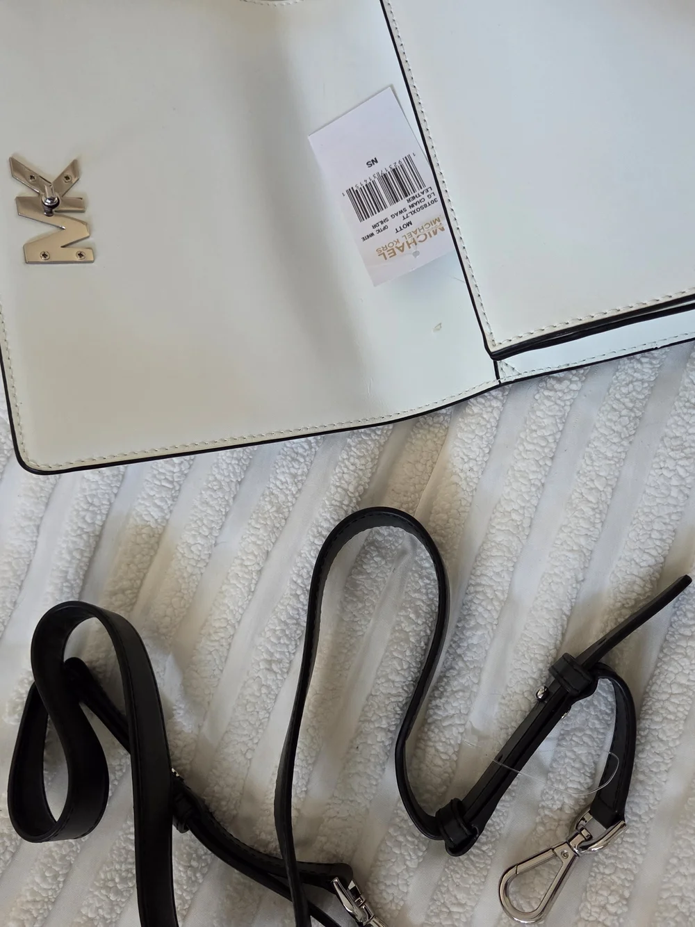 Michael Kors White & Black Graffiti-Print Shoulder Bag - Picture 5 of 7